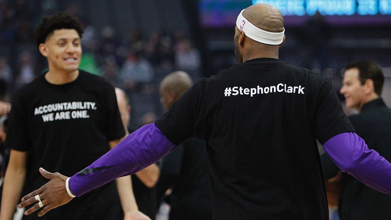 Kings y Celtics se unieron para recordar a Stephon Clark