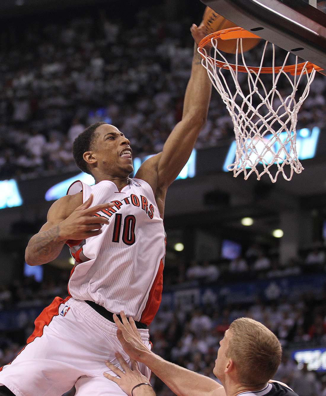 Brooklyn Nets v Toronto Raptors - Game Two of playoffs en viva basquet