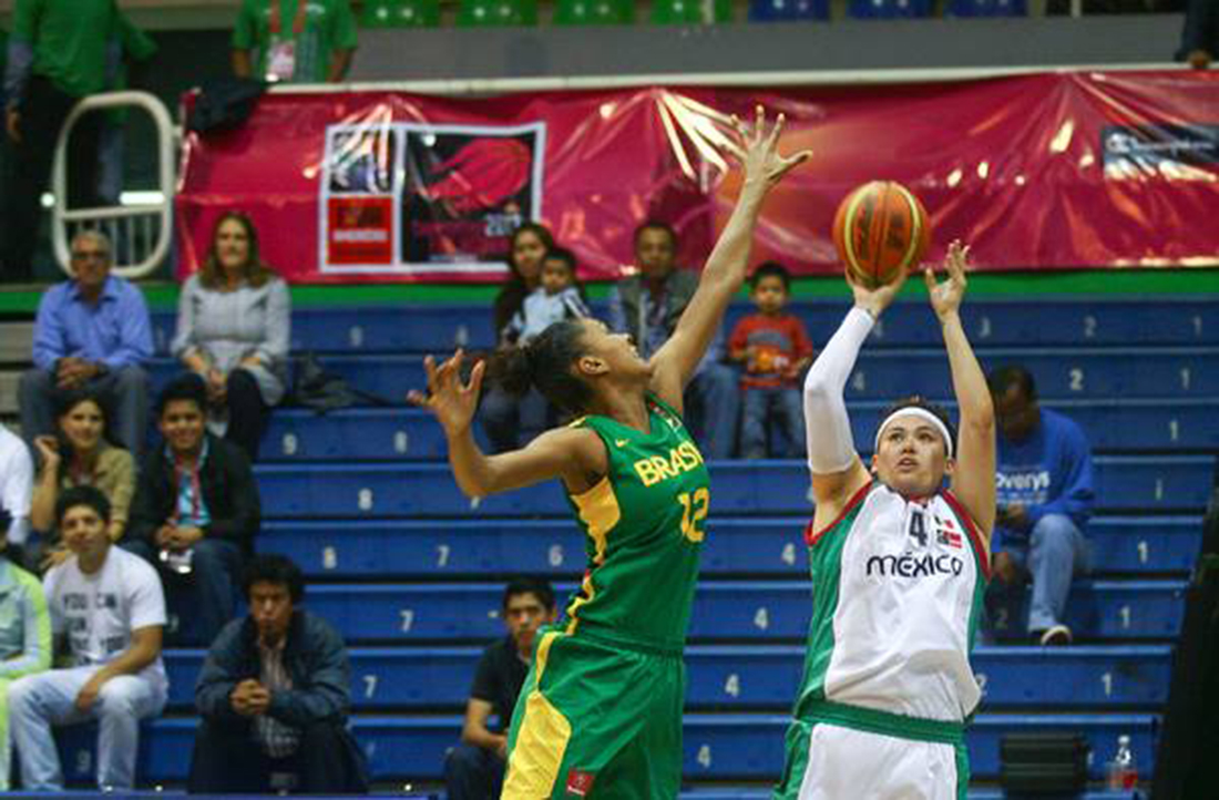 Alexis Castro en viva basquet
