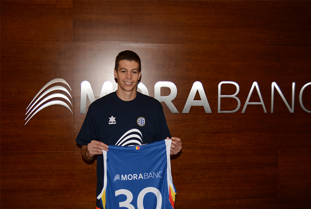 Andorra presenta a Román Martínez en viva basquet