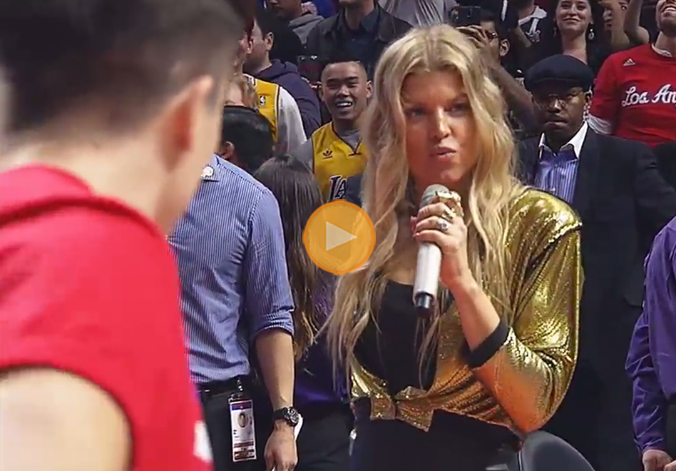 Fergie enciende el Staples Center por viva basquet