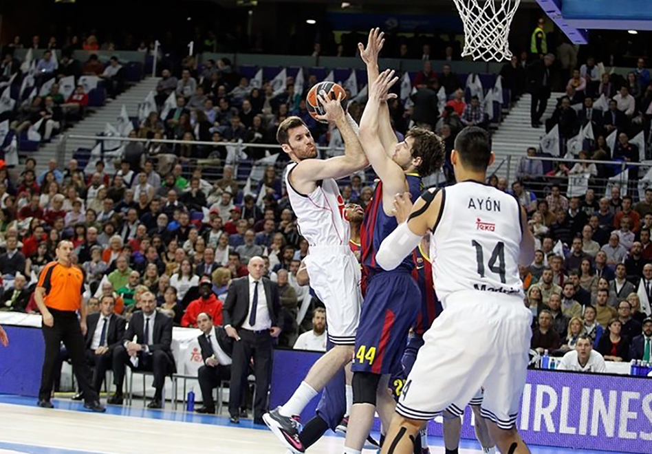 Triunfa con autoridad Real Madrid sobre el Barcelona por viva basquet
