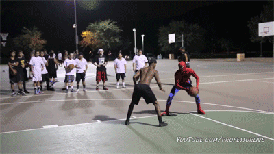 Spiderman se va a jugar basquetbol por viva basquet