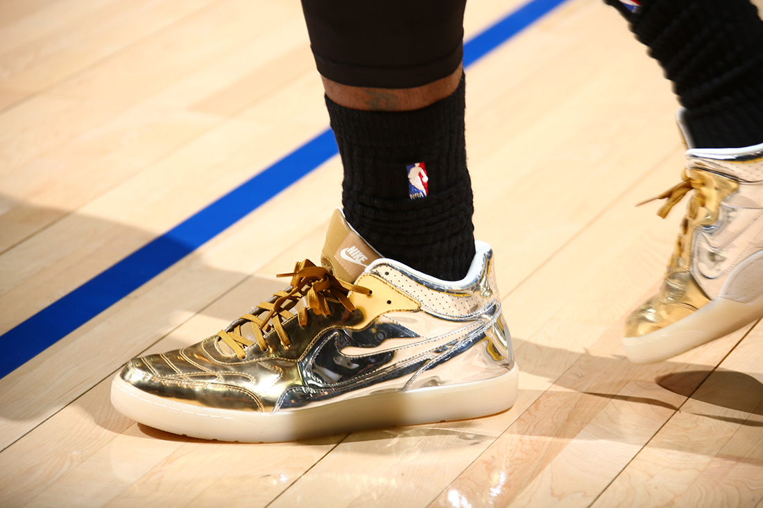 LeBron y Curry presumen sneakers por viva basquet