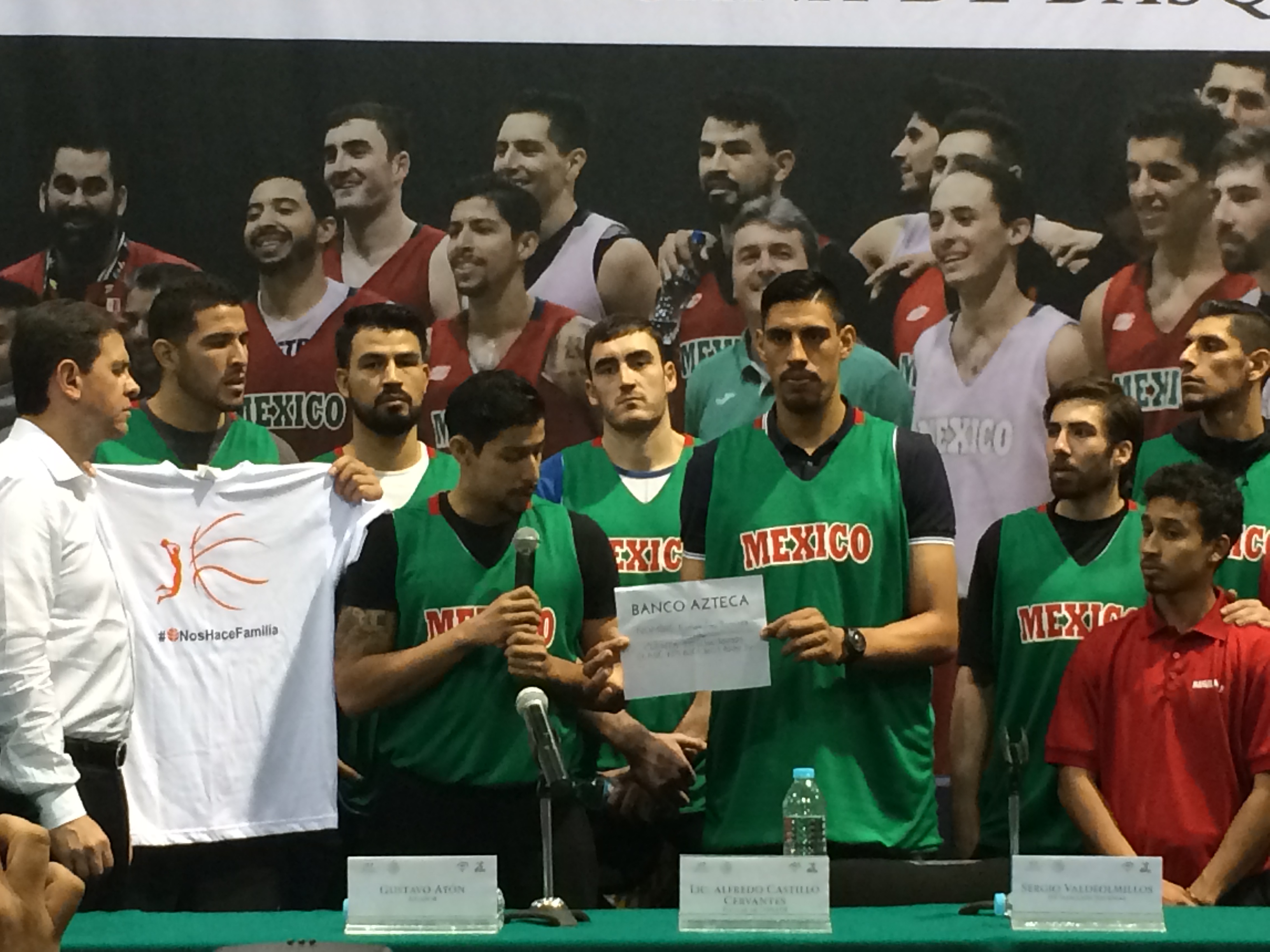 seleccion mexicana de basquetbol Apoya a las Pumas Club despues de el accidente
