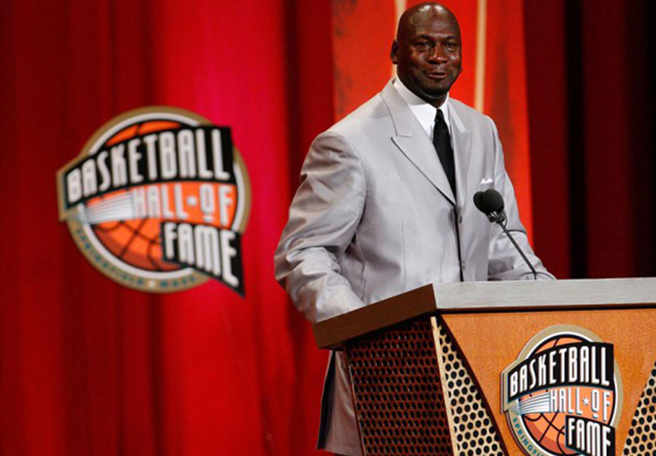 FIBA inmortaliza a Michael Jordan por Viva Basquet