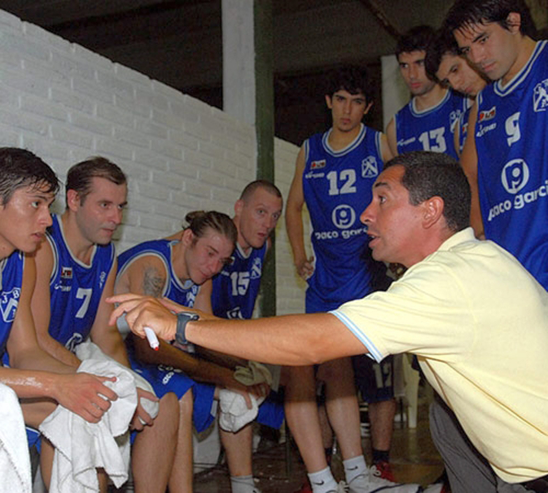 ¿Qué tengo que hacer si quiero ser entrenador de basquet? por Viva Basquet
