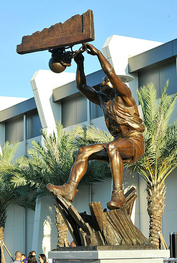 shaq statue. Las Estatuas de la NBA