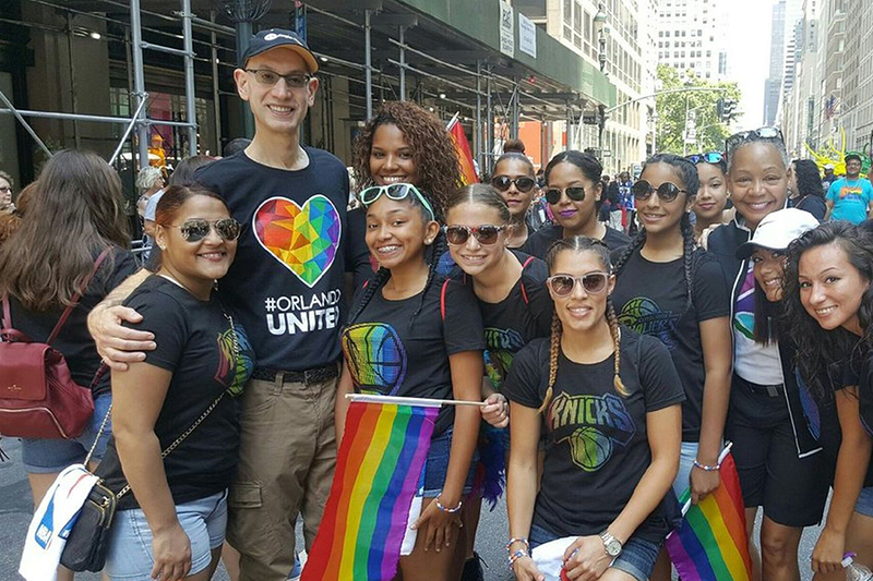 NBA y WNBA son los primeros en participar en el desfile LGBTT foto 2