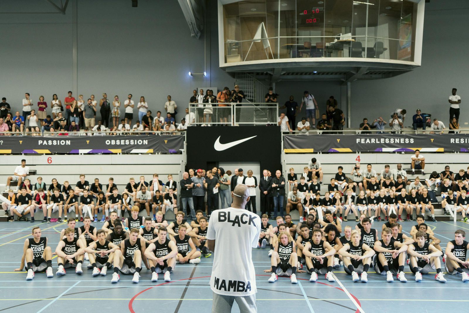 Kobe Bryant de gira por Europa foto 4