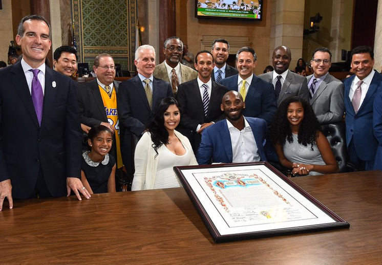 Así estuvo el festejo del Día de Kobe Bryant en LA por viva Basquet