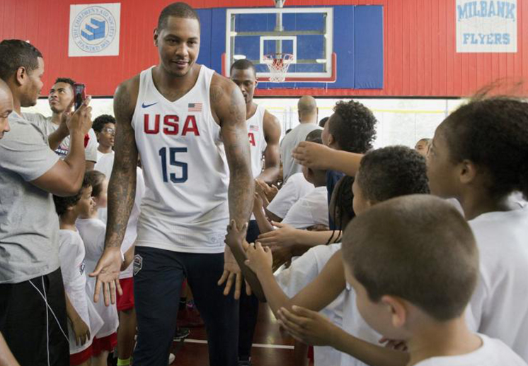 Team USA sorprende a una escuela de Harlem
