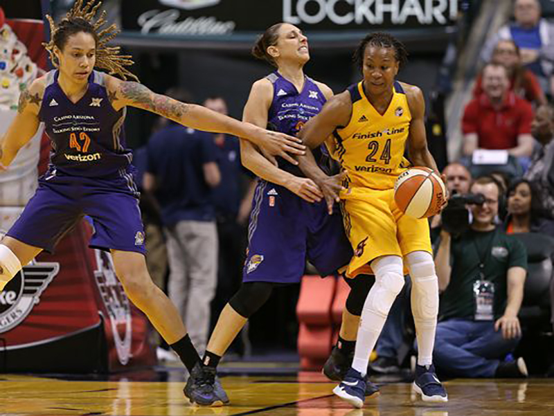 Phoenix y Atlanta siguen con vida en la WNBA