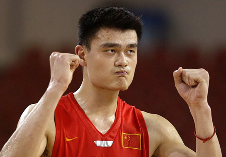 thumbnail. Yao Ming a punto de reinar en el basquetbol chino