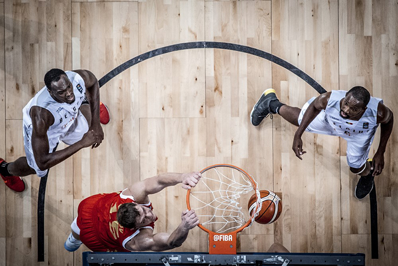 Porzingis y Mozgov encabezan el Top 5 del Eurobasket