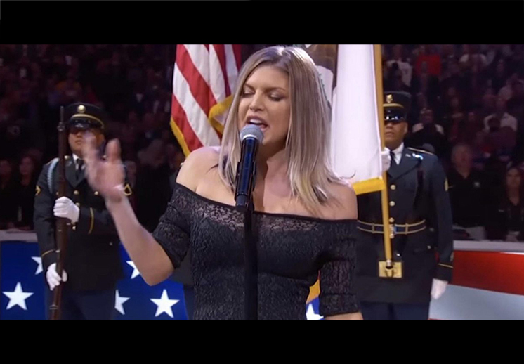 Fergie interpretó (muy mal) el himno de Estados Unidos