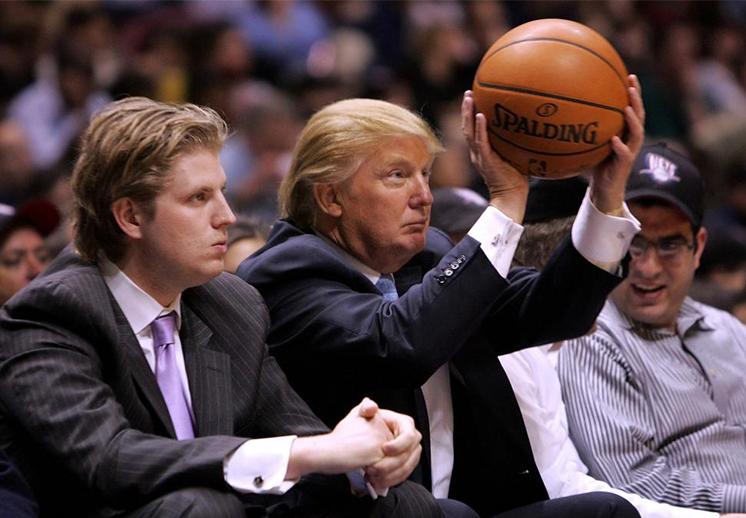 ¿Donald Trump jugando basquetbol?