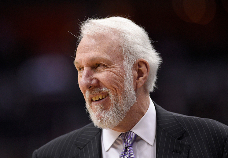 Gregg Popovich y los Spurs hunden más a los Suns