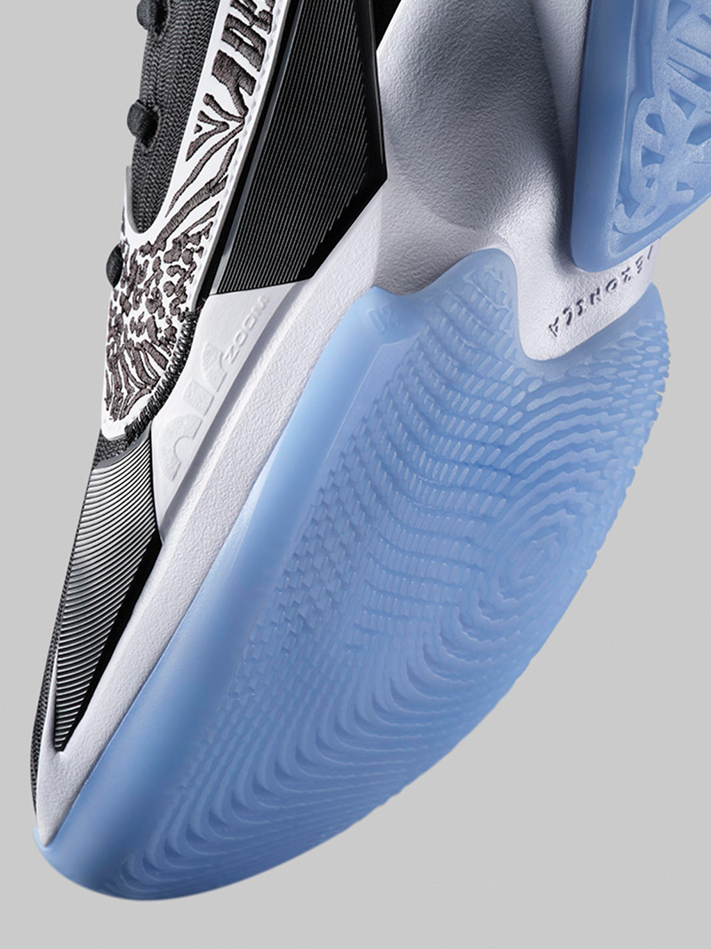 Los nuevos tenis de Giannis Antetokounmpo | Viva Basquet