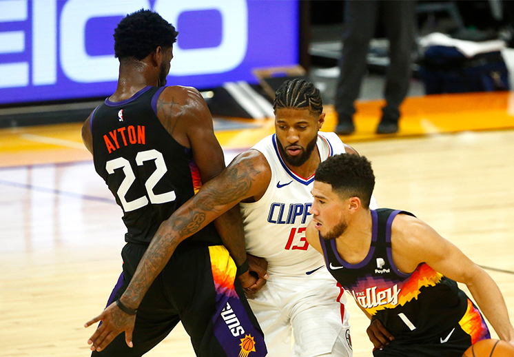 Paul George y Devin Booker calentaron el duelo entre Suns y Clippers