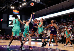 En dramático partido, Phoenix Mercury avanza en los playoffs de la WNBA