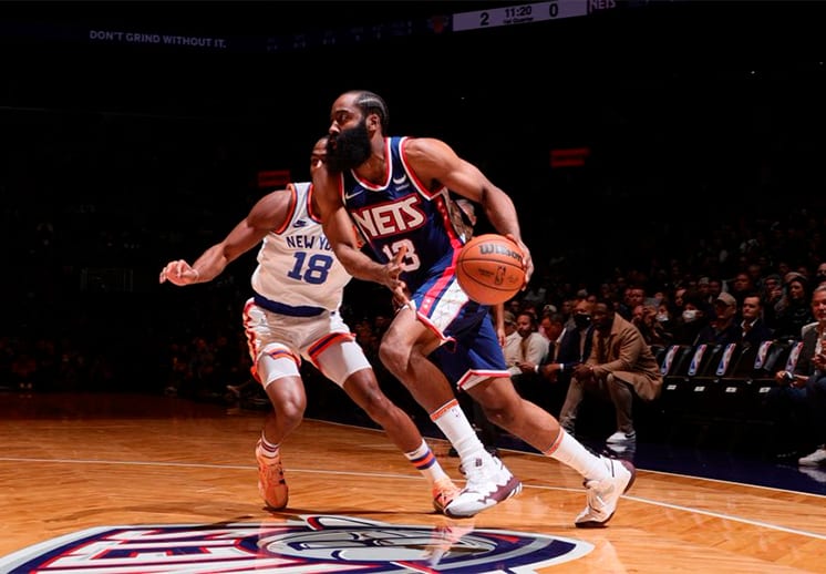 James Harden brilla y hace historia en el triunfo de Nets ante Knicks