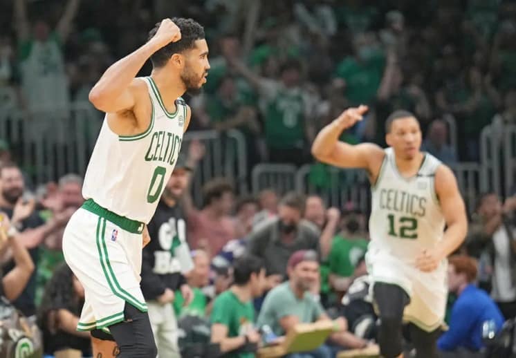Celtics despide a los Bucks, va por el Heat
