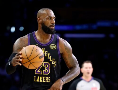 LeBron James reaparece con noche histórica